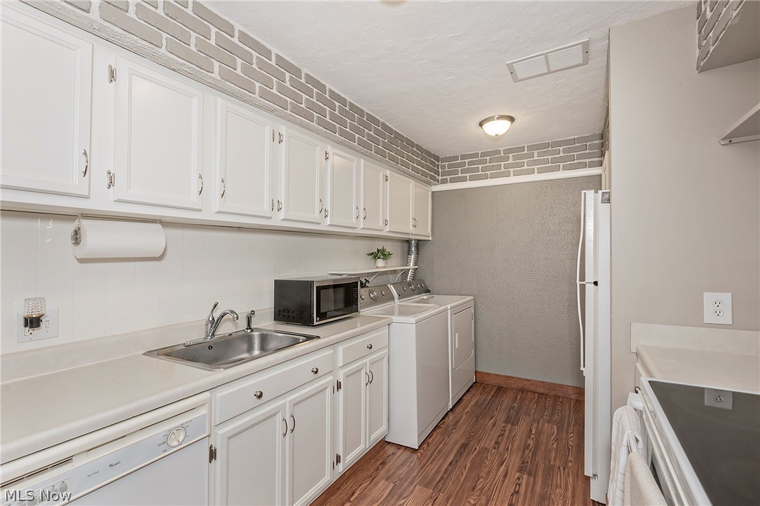 Ivy Hill/Aurora Shores Condo - Residential