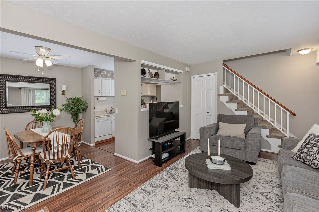 Ivy Hill/Aurora Shores Condo - Residential
