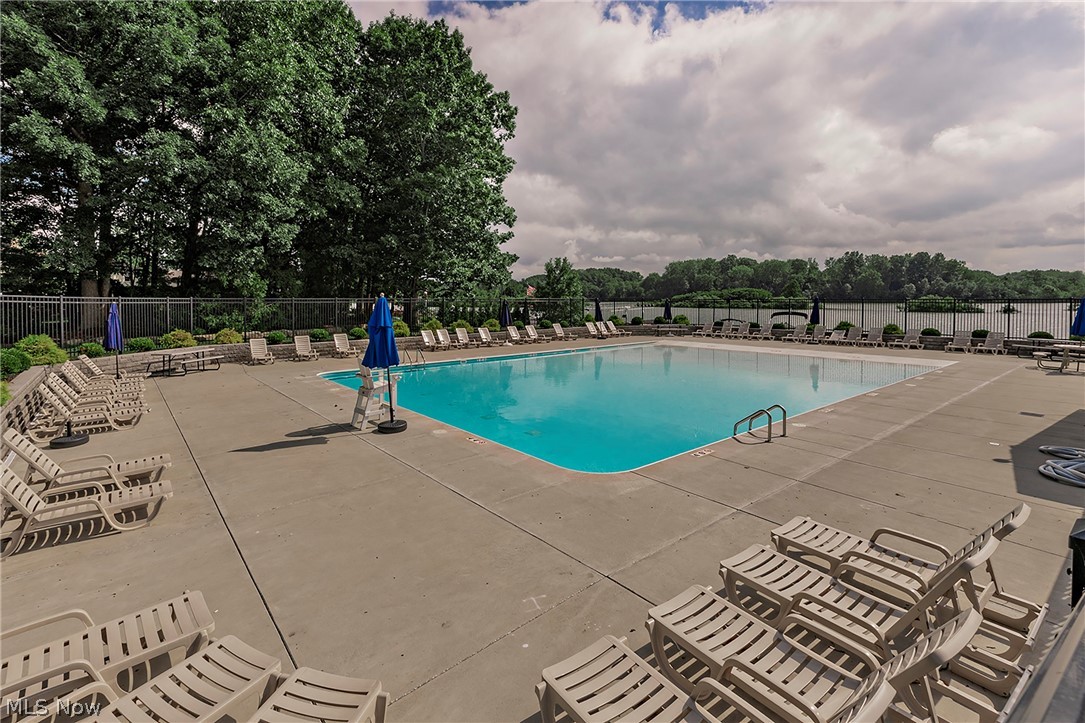 Ivy Hill/Aurora Shores Condo - Residential
