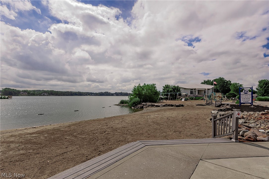 Ivy Hill/Aurora Shores Condo - Residential