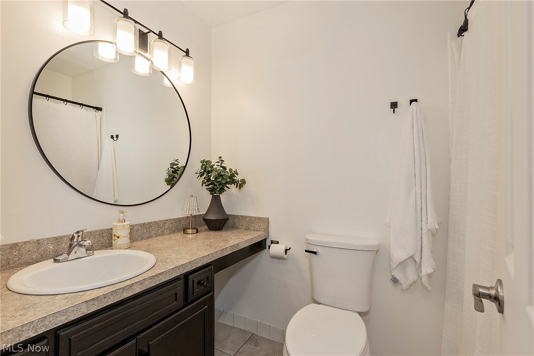 Ivy Hill/Aurora Shores Condo - Residential