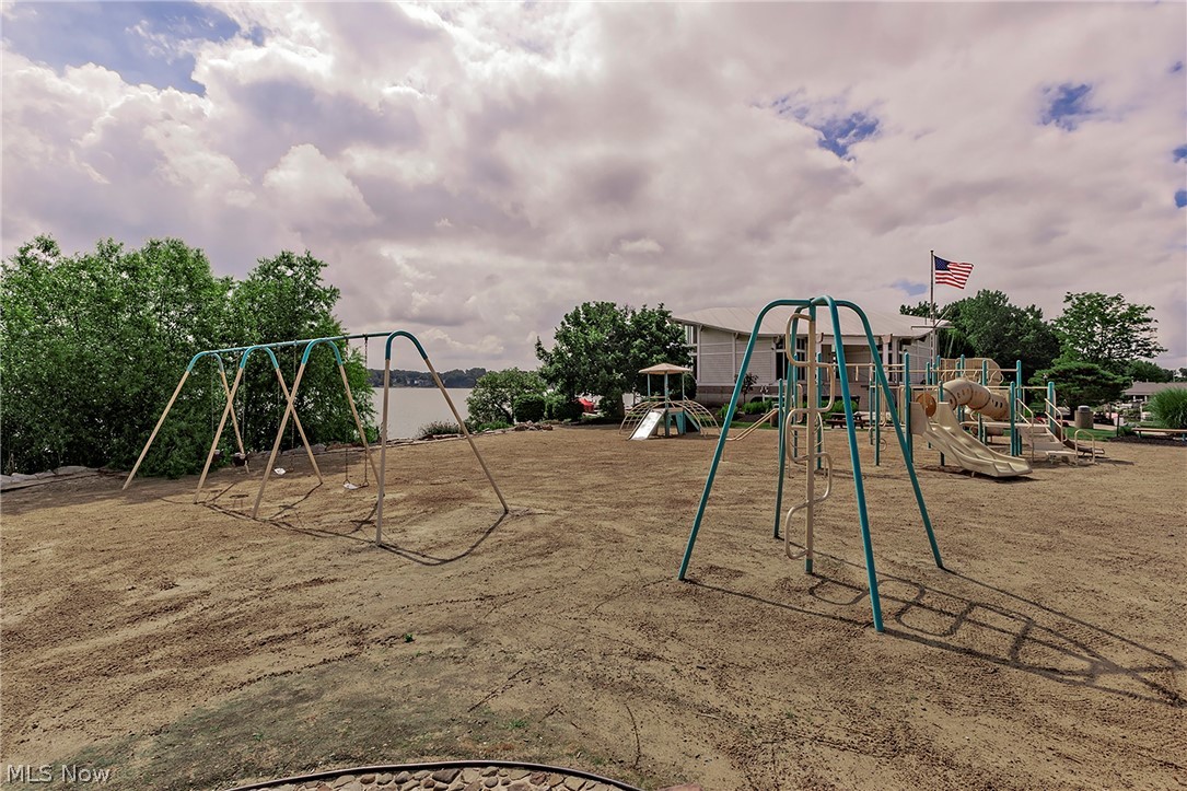 Ivy Hill/Aurora Shores Condo - Residential