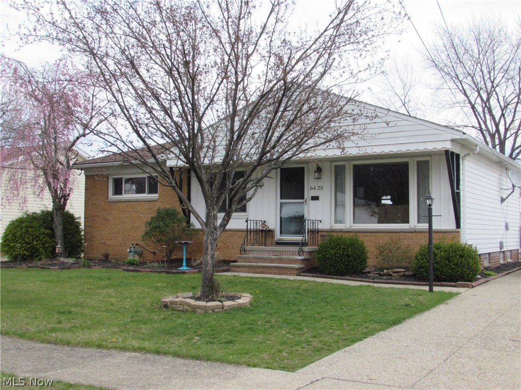 Well maintained 3 bedroom ranch on a quiet street.  This home has a newly remodeled first floor bath with an additional full bath in the basement.  Large living room and formal dining room with hardwood floors.  The kitchen has newer granite countertops, glass backsplash, ceramic flooring and includes all stainless steel appliances.  Recreation room in basement and additional space for office or playroom.  Glass block windows and separate laundry area.  Fully fenced private yard with patio and oversized 2 car garage.  Newer roof, windows, hot water tank, furnace and a/c.  This home also comes with a 1 year HMS  home warranty!