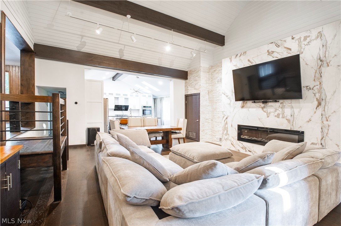 Auto Villas - Residential