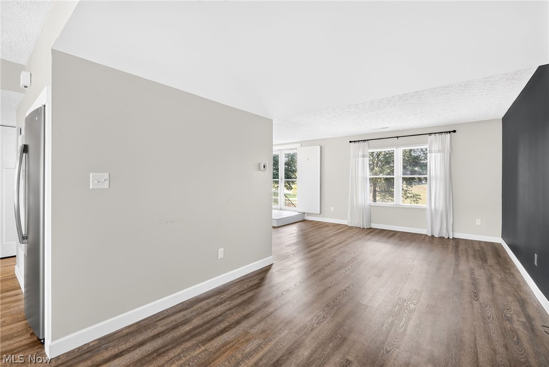 Country Club Twnhs North Condo - Residential