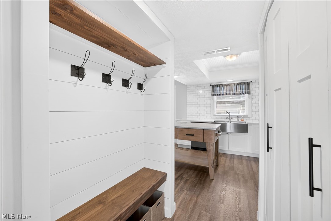 Country Club Twnhs North Condo - Residential
