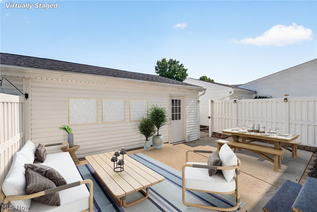 Country Club Twnhs North Condo - Residential