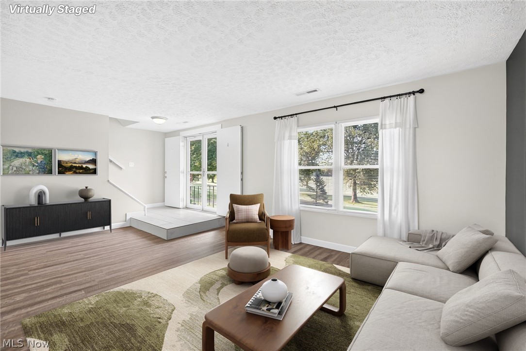Country Club Twnhs North Condo - Residential