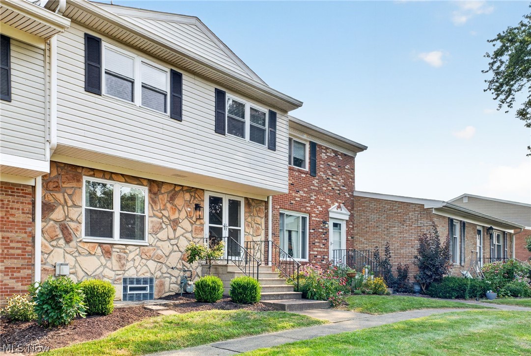 Country Club Twnhs North Condo - Residential