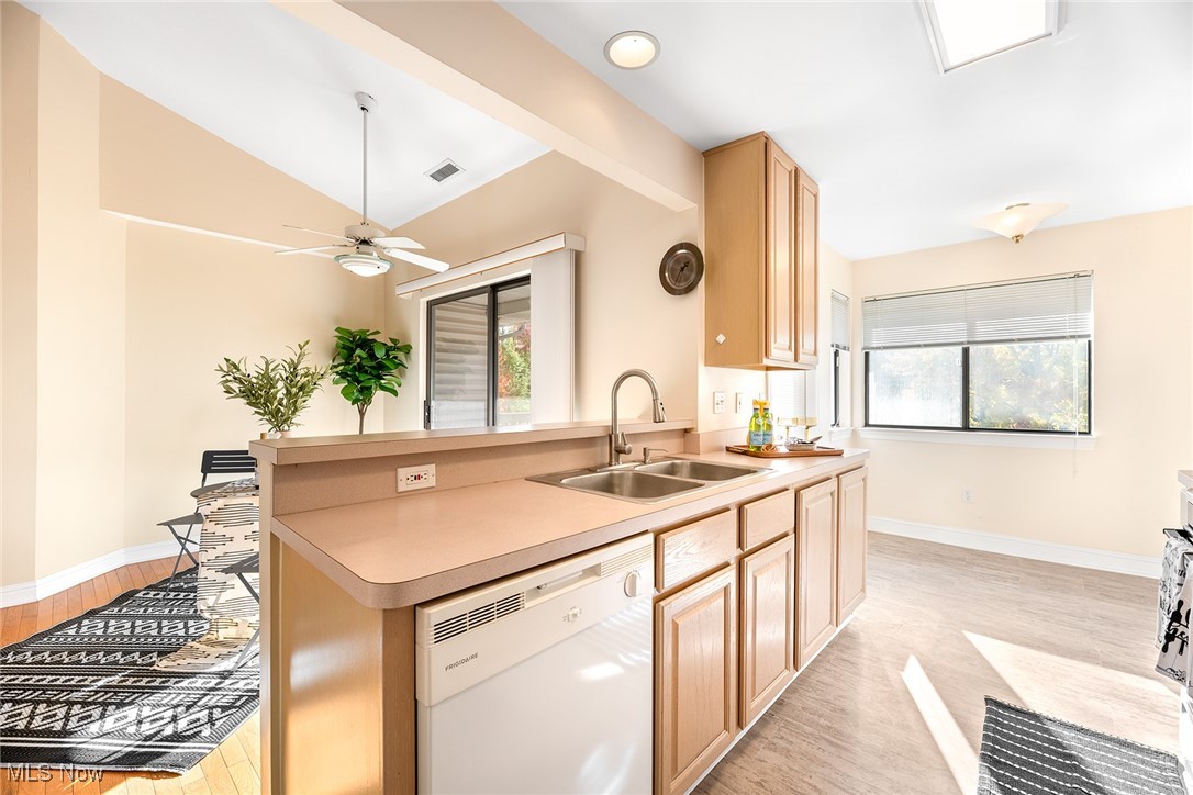 Enclave/Rosemont Rdg Condo Own - Residential