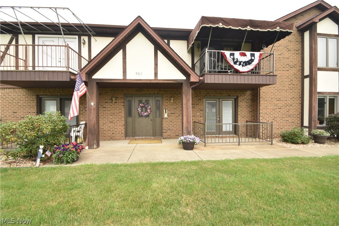 Excellent condition-updated-2 Bedrooms, 2 Bathrooms with this 1st floor Condo. Huge Living Room with doors to Patio. Open Kitchen/Dinette with all appliances staying. Master Bedroom with full ceramic shower. Central air, 1 car detached garage. Move in ready. Very quiet Condo.
NOTE: No pets.