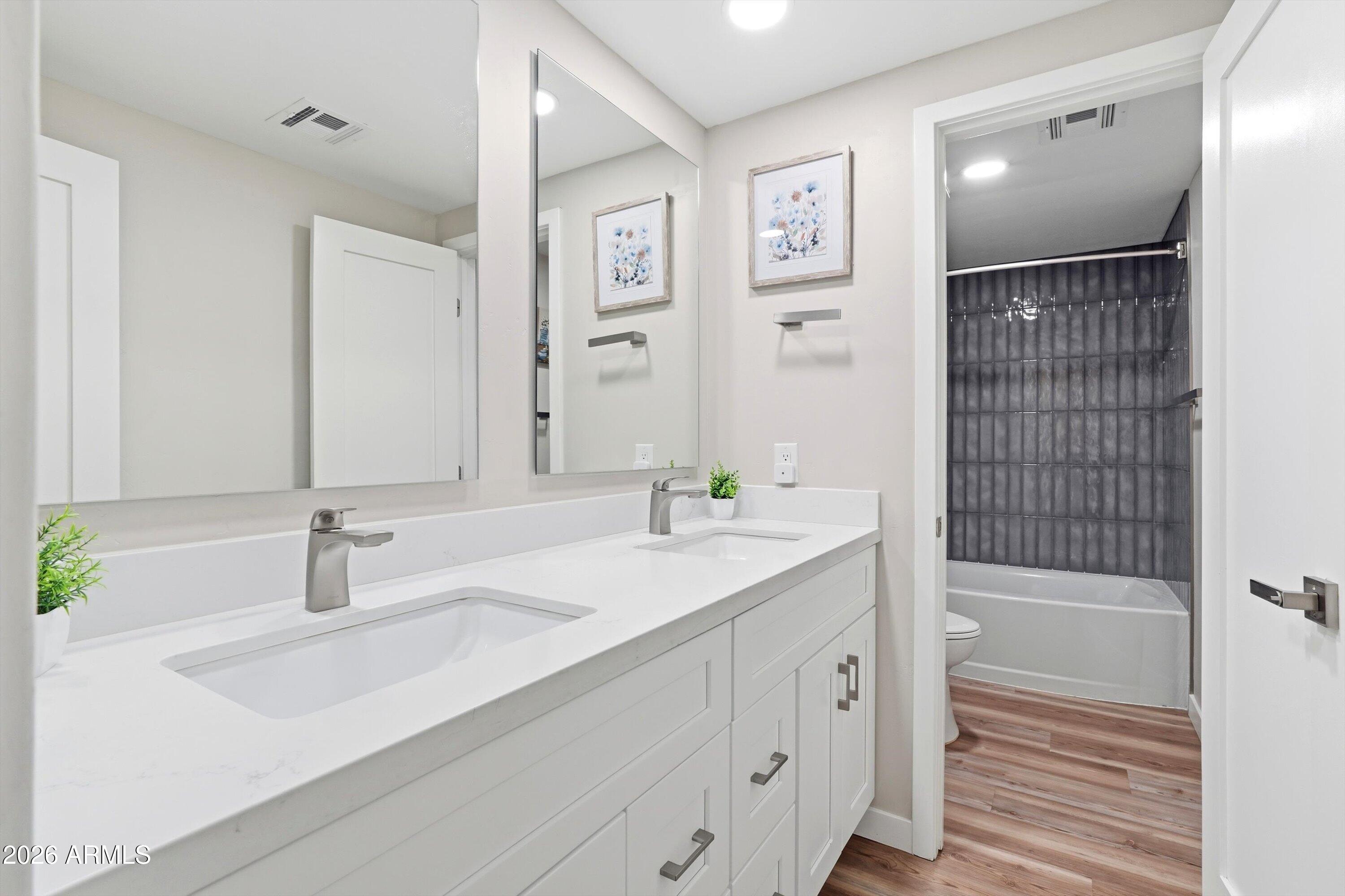 MARLEN GROVE - Residential