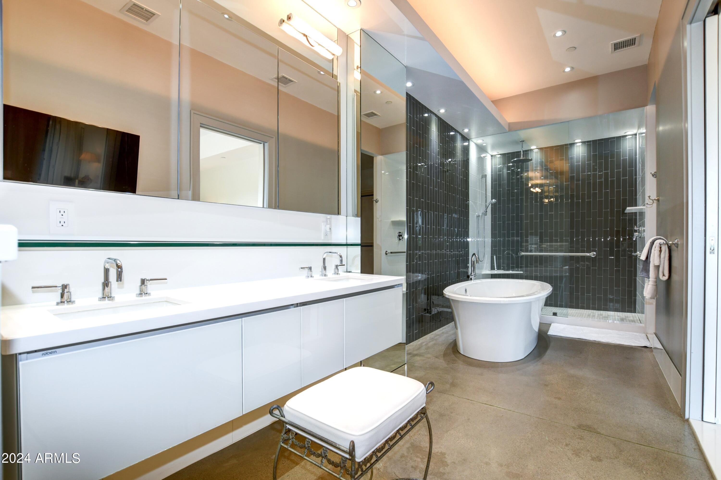 MCCORMICK PLACE CONDOMENDIUM AMENDED AIRSPACES - Residential