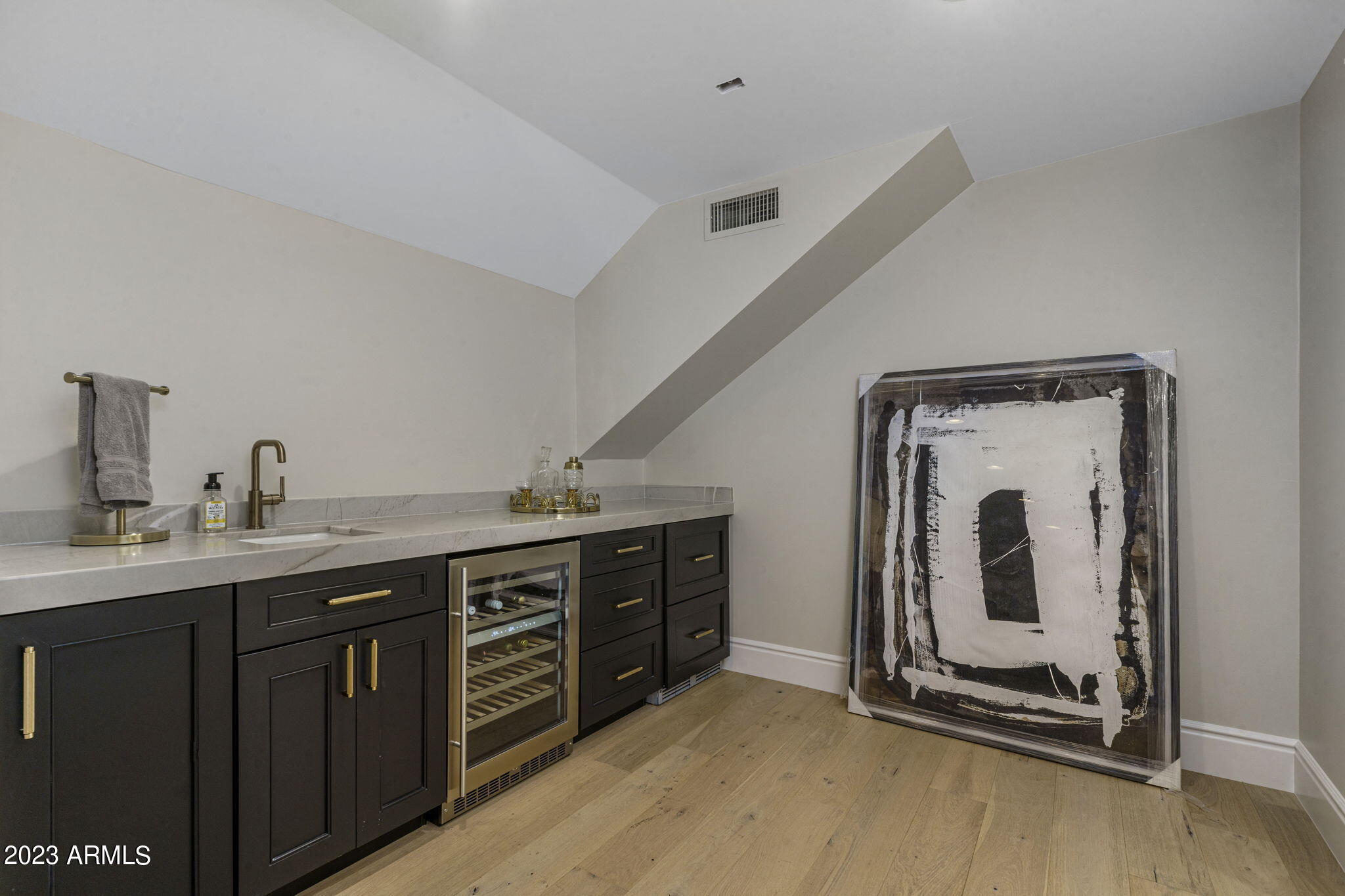 REGENTS PARK - Residential