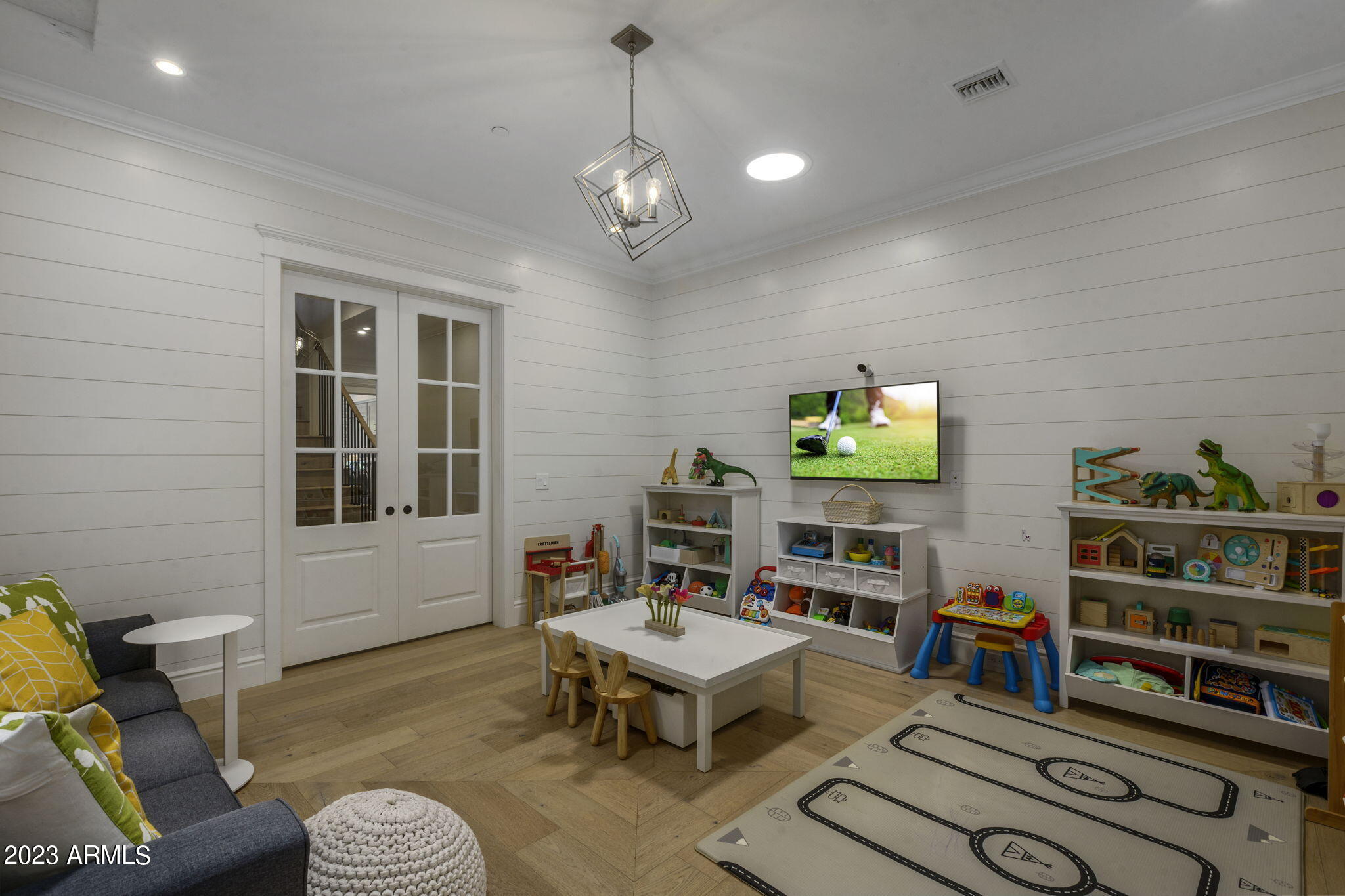 REGENTS PARK - Residential