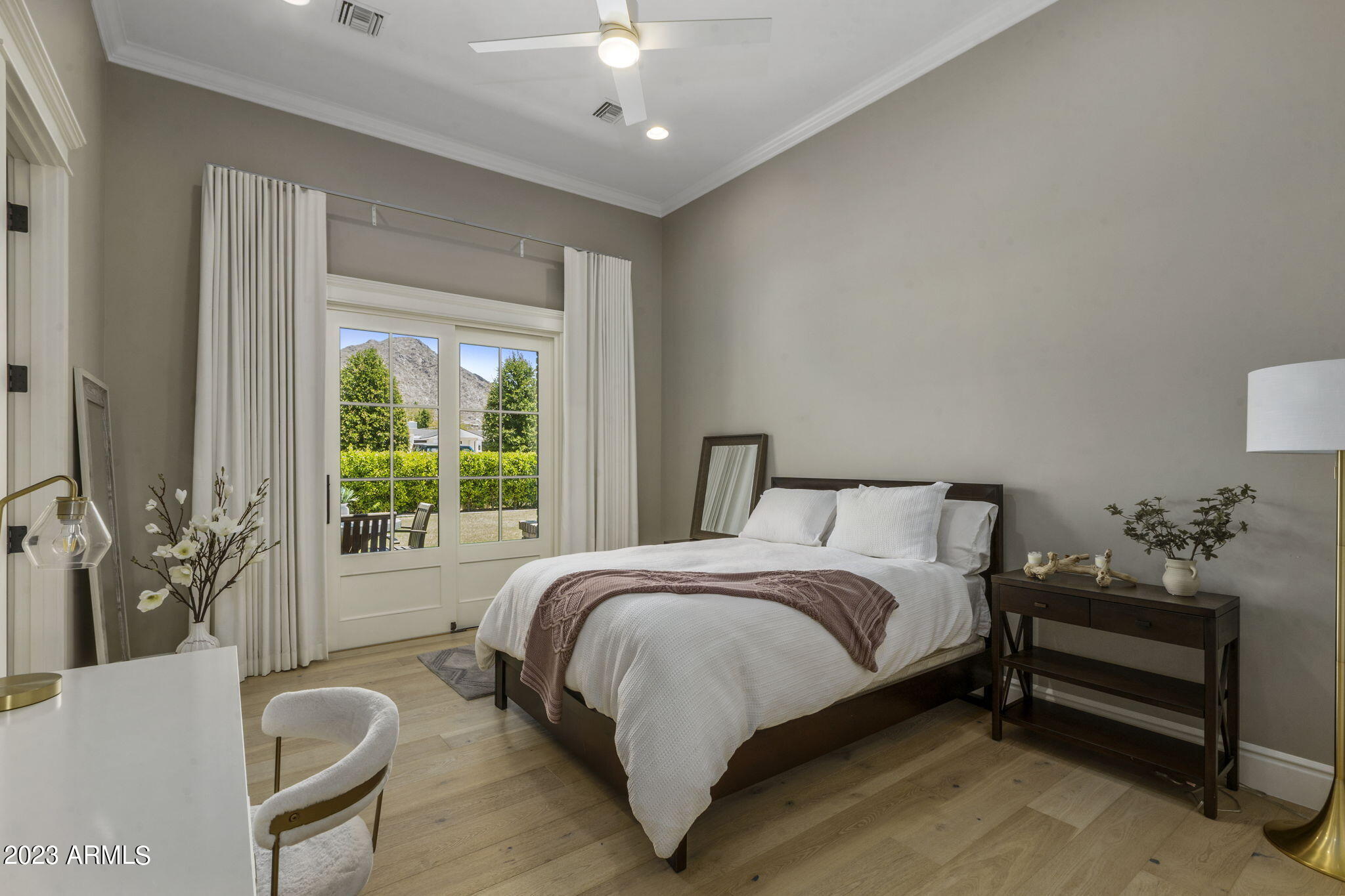 REGENTS PARK - Residential