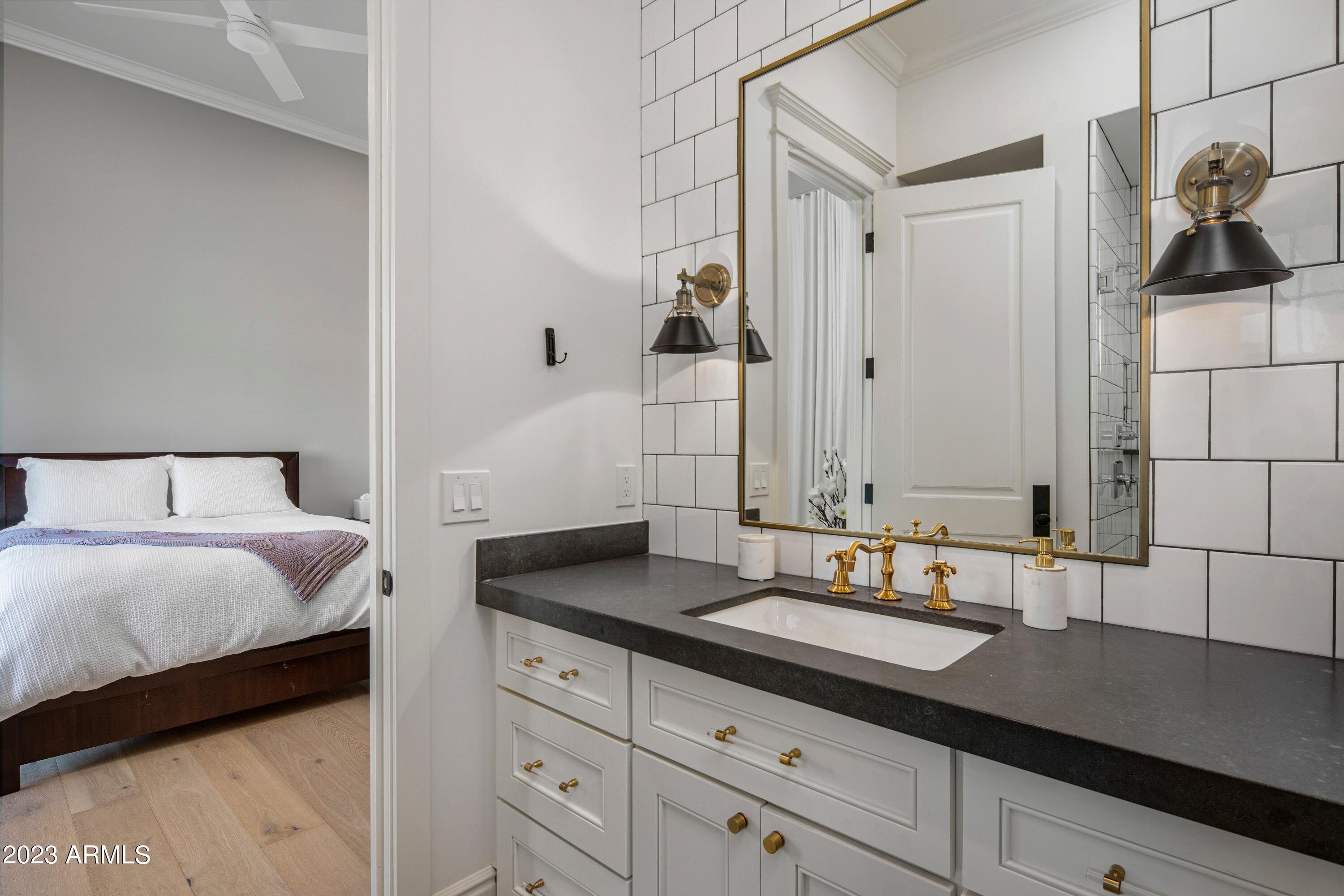 REGENTS PARK - Residential