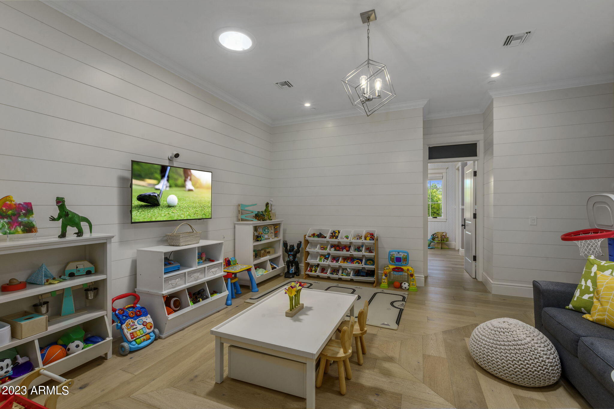 REGENTS PARK - Residential