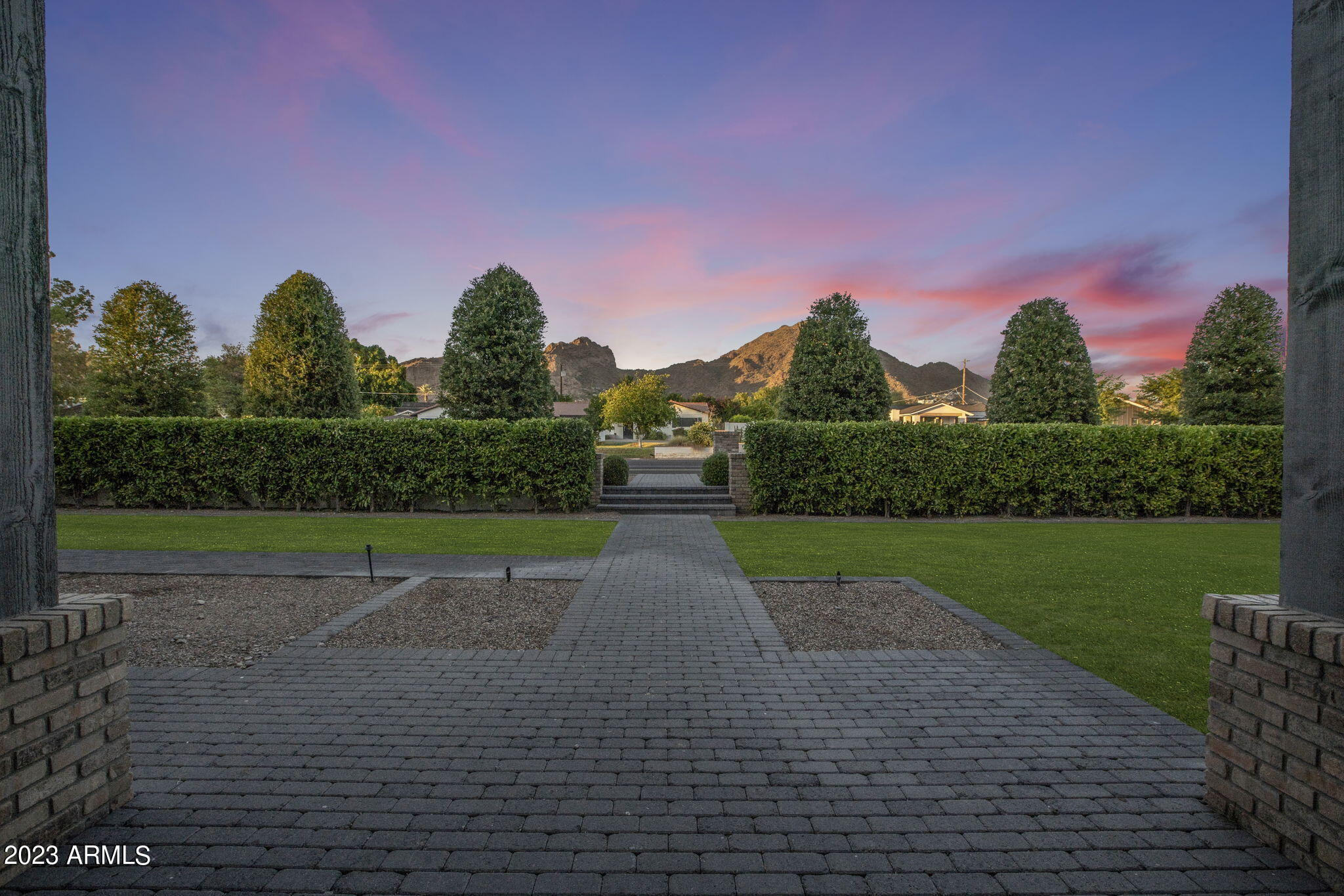 REGENTS PARK - Residential