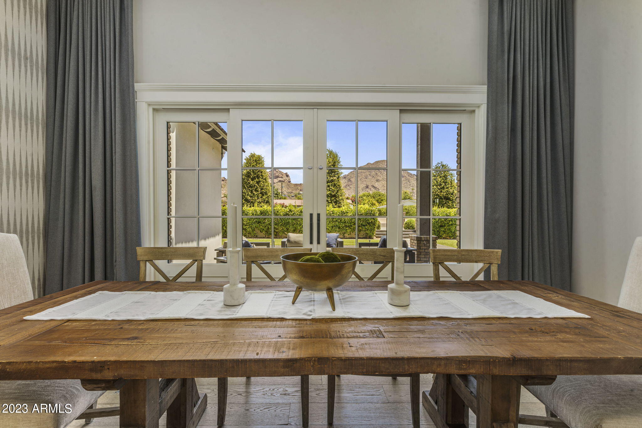 REGENTS PARK - Residential