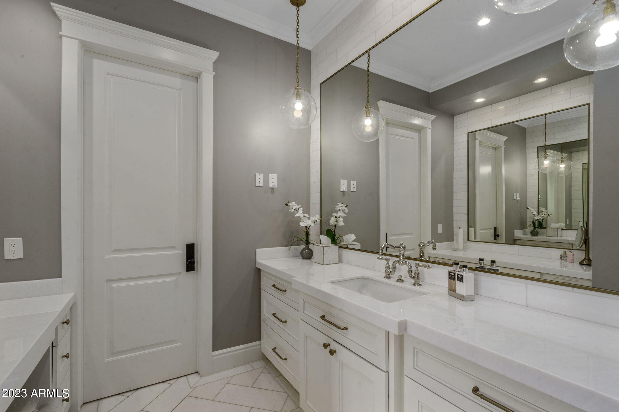 REGENTS PARK - Residential