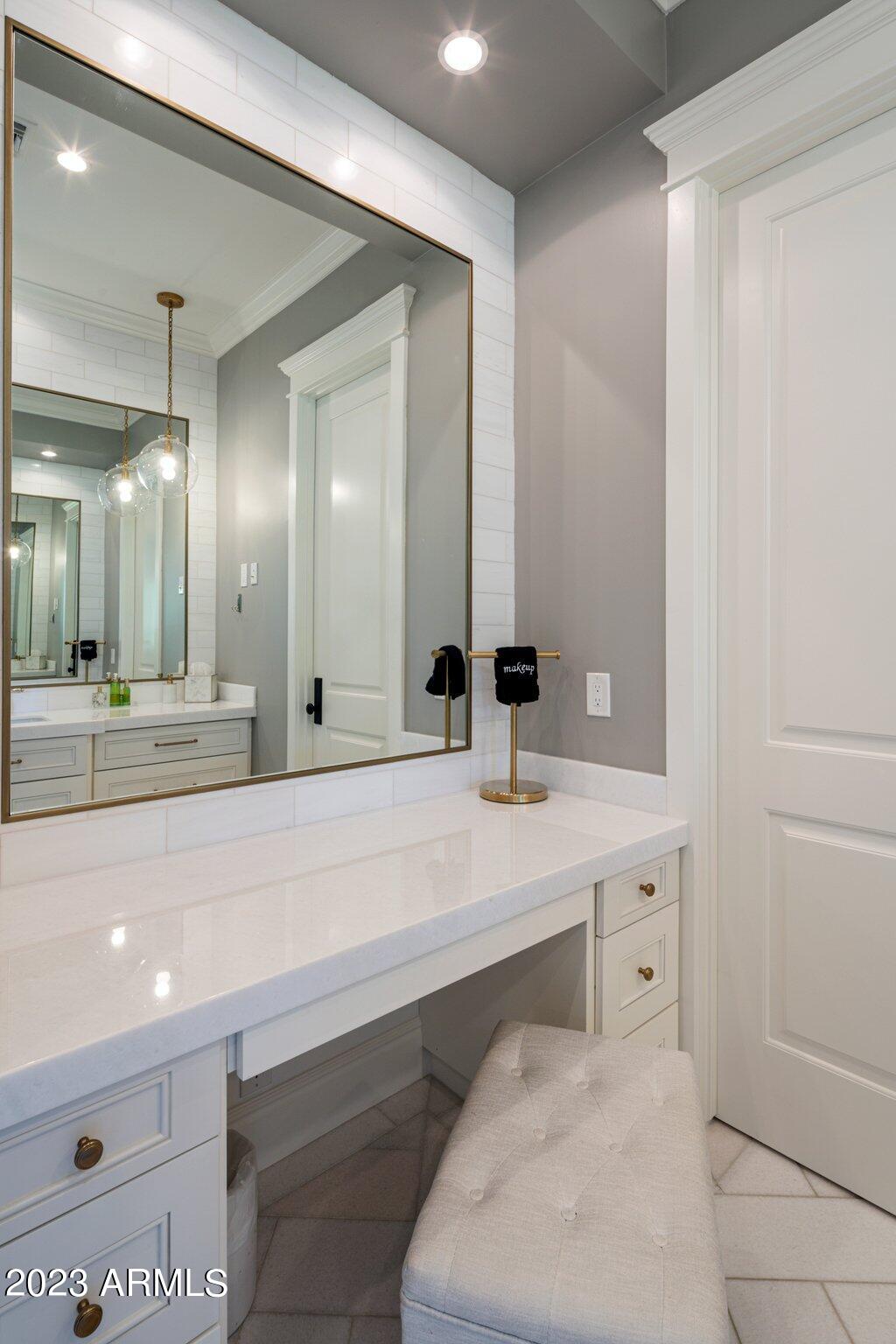 REGENTS PARK - Residential