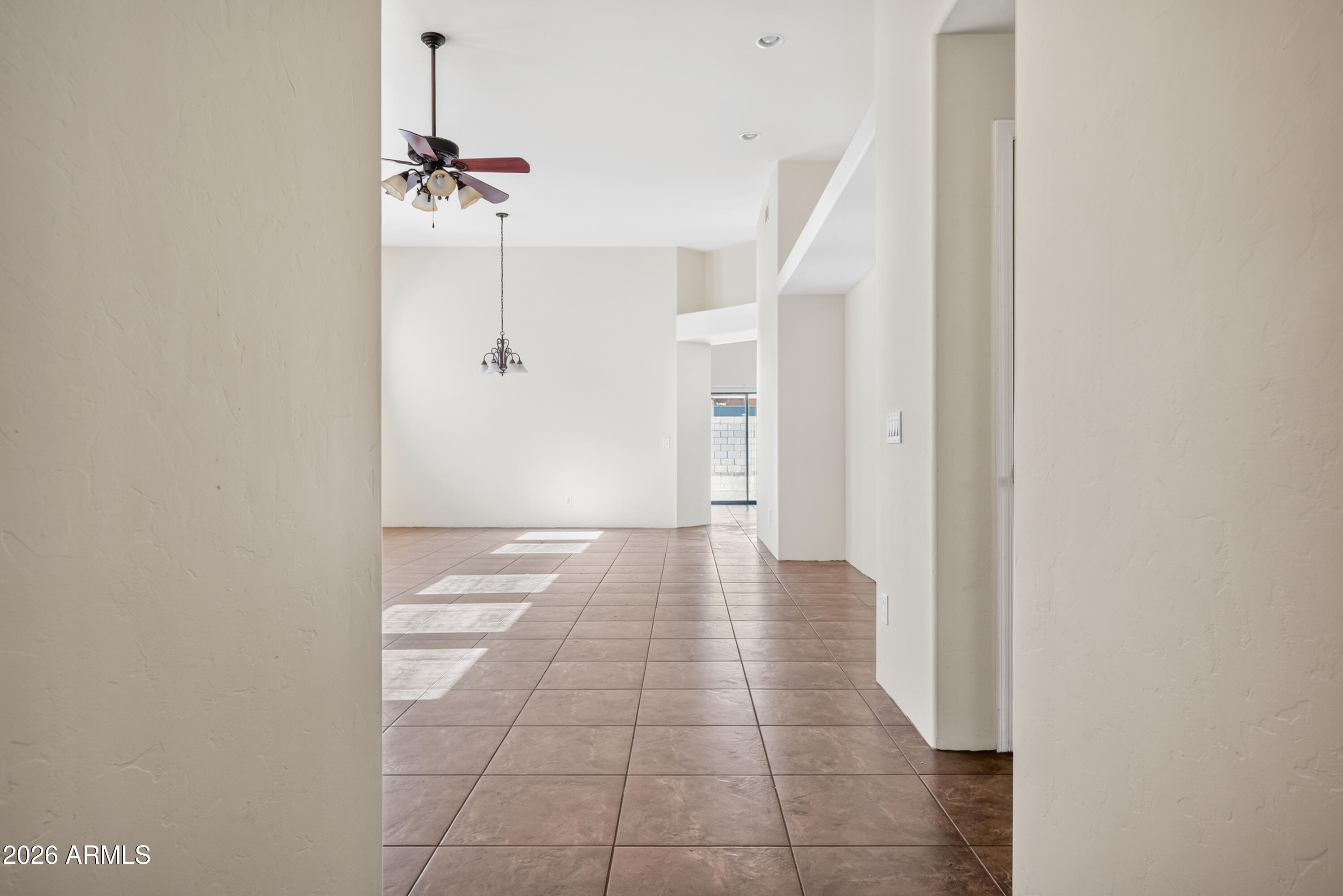 LEGENDS VALIENTE 2 - Residential