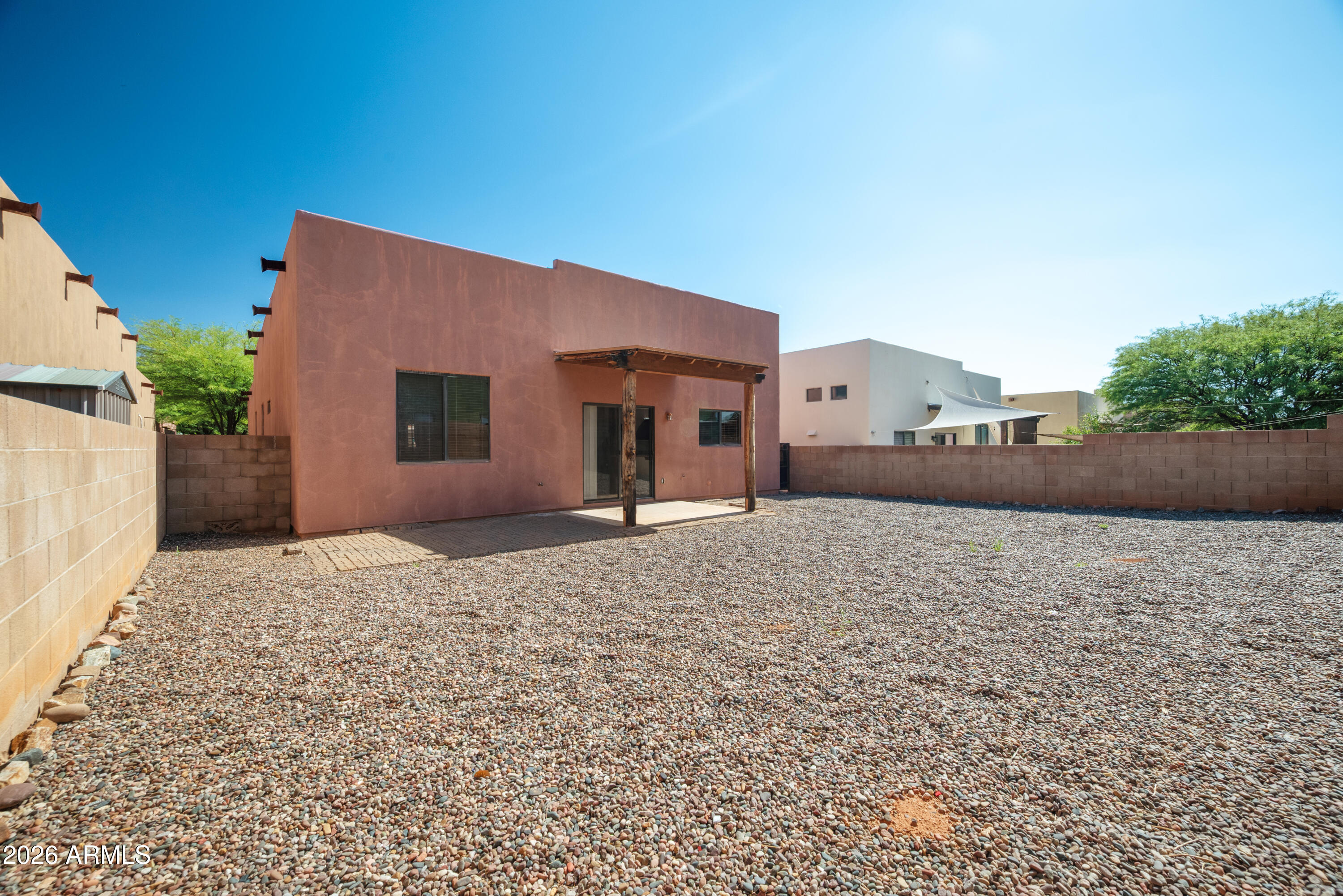 LEGENDS VALIENTE 2 - Residential