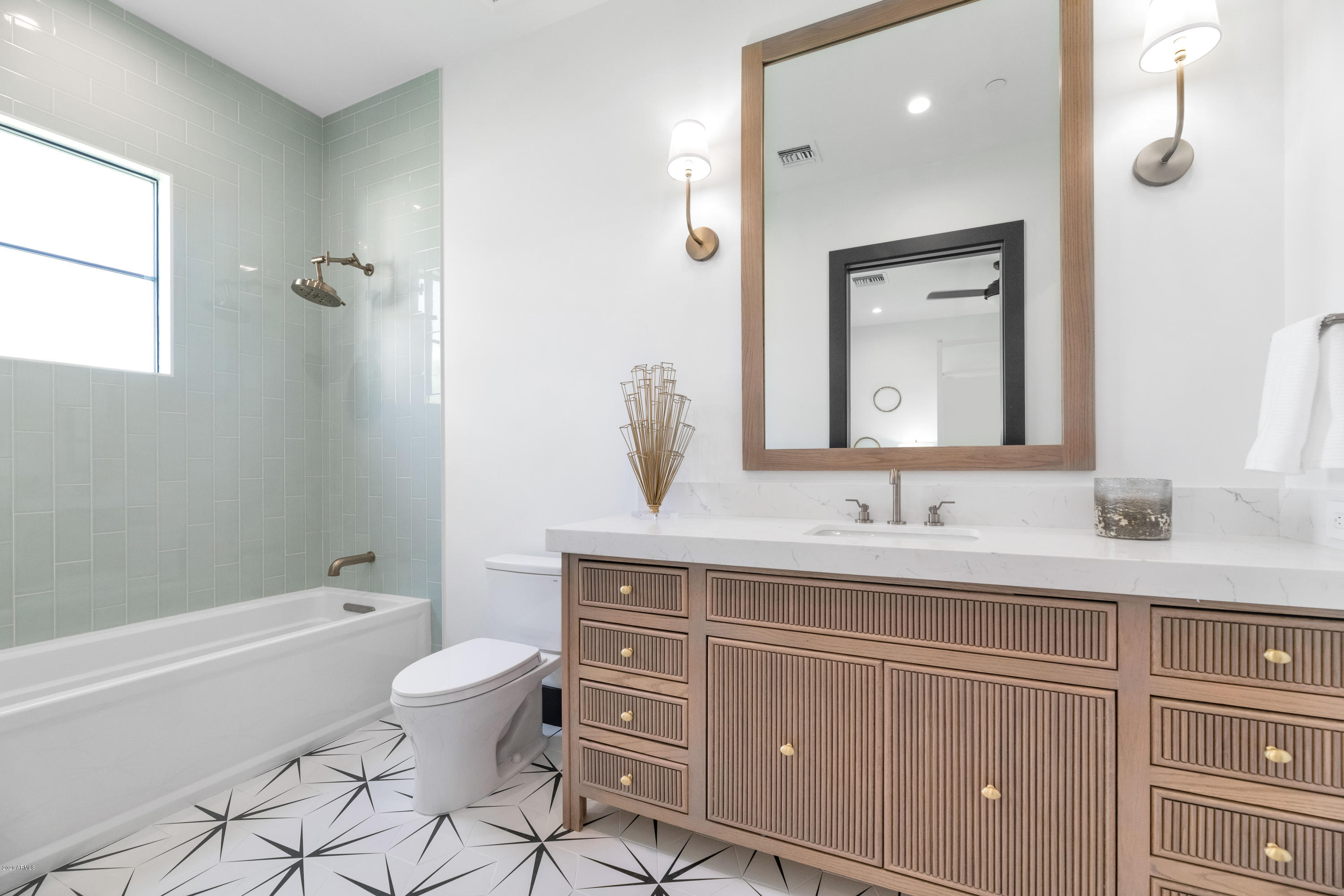 ARROYO HEIGHTS - Residential
