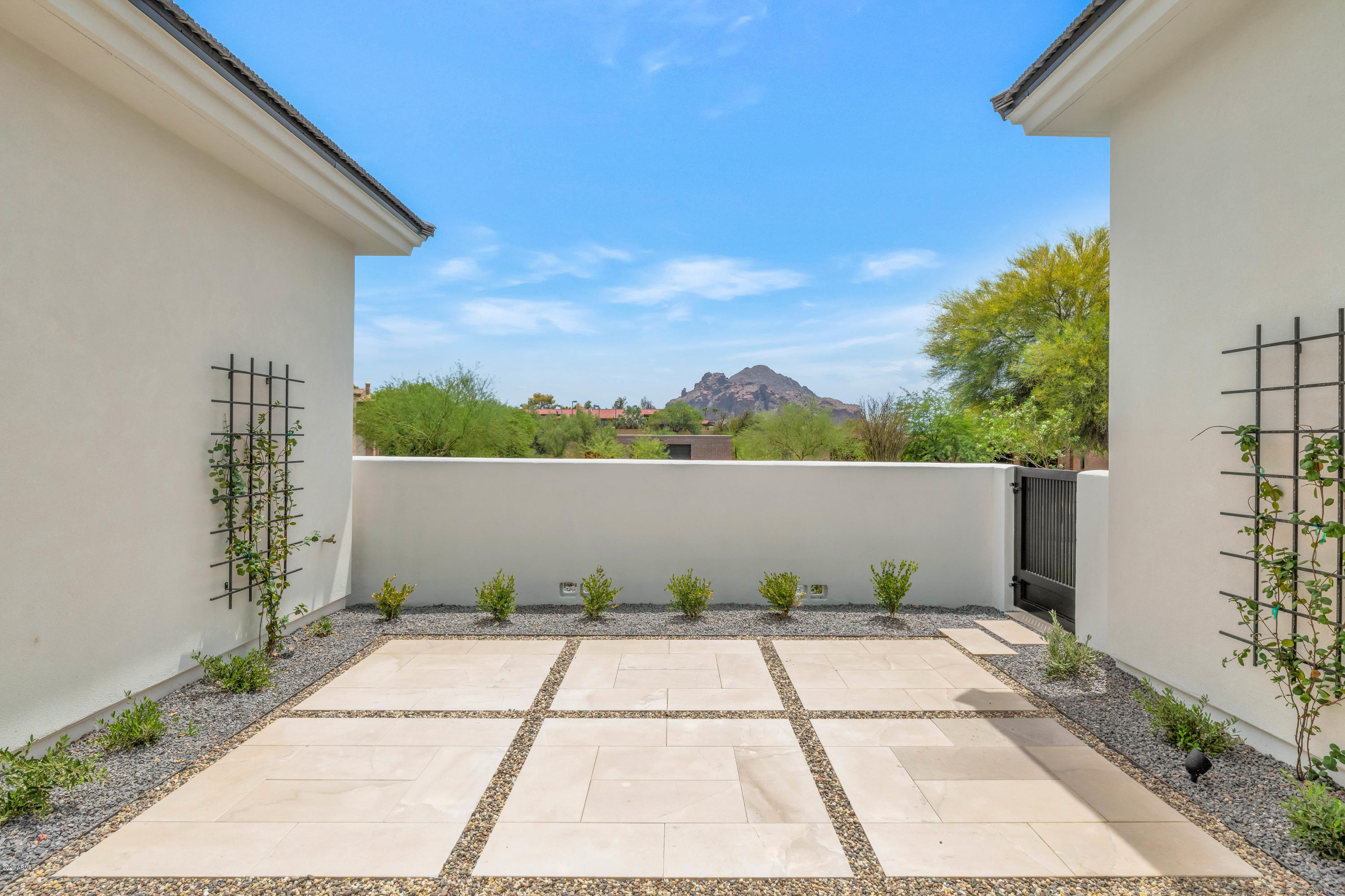 ARROYO HEIGHTS - Residential