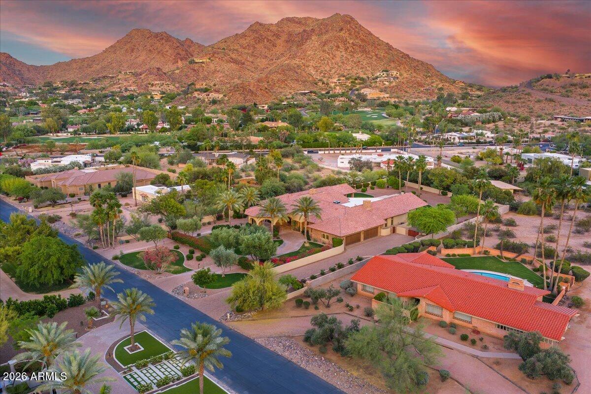 PARADISE VALLEY COUNTRY ESTATES - Residential