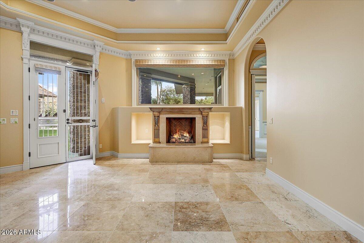 PARADISE VALLEY COUNTRY ESTATES - Residential