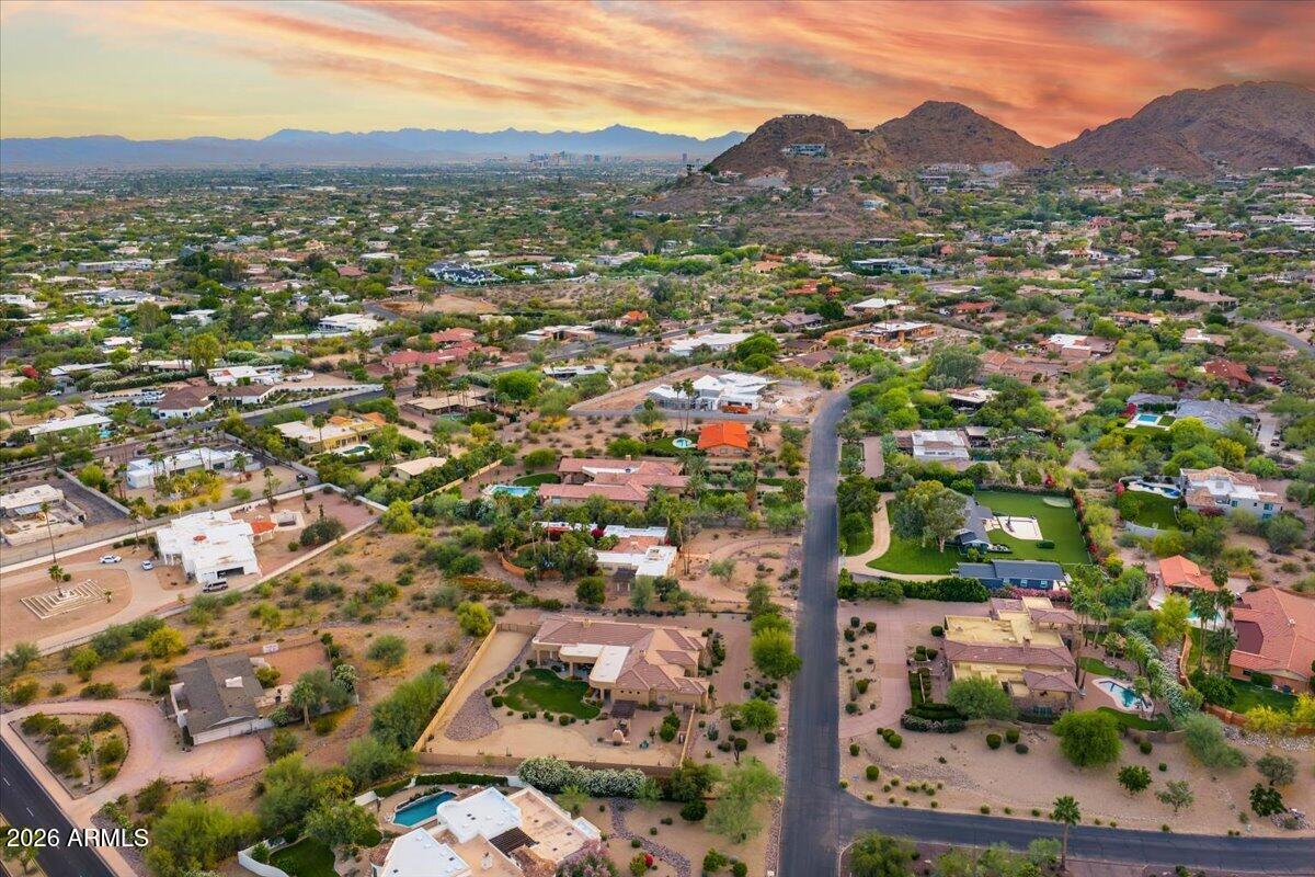 PARADISE VALLEY COUNTRY ESTATES - Residential