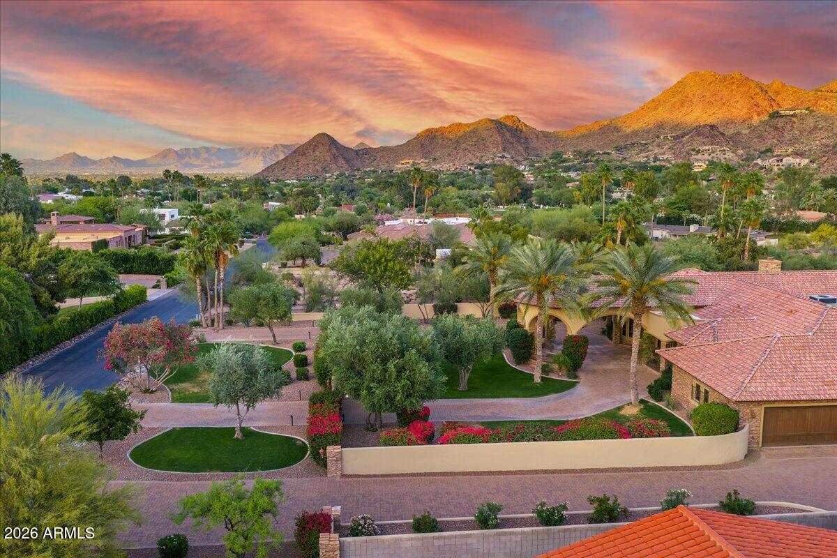 PARADISE VALLEY COUNTRY ESTATES - Residential