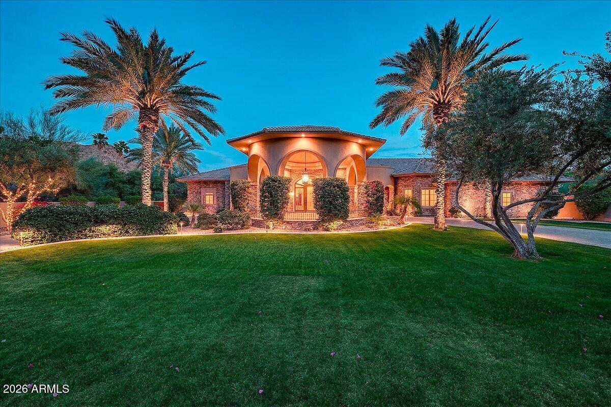 PARADISE VALLEY COUNTRY ESTATES - Residential