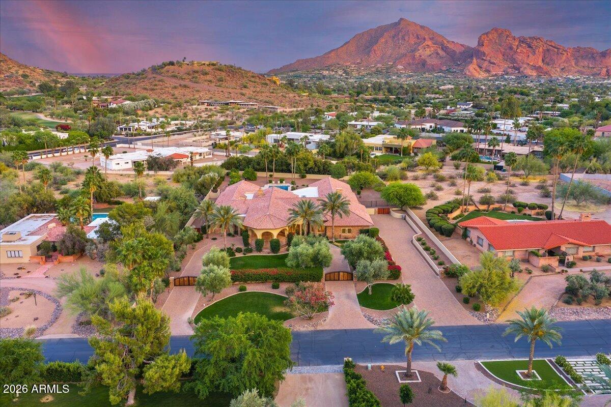 PARADISE VALLEY COUNTRY ESTATES - Residential