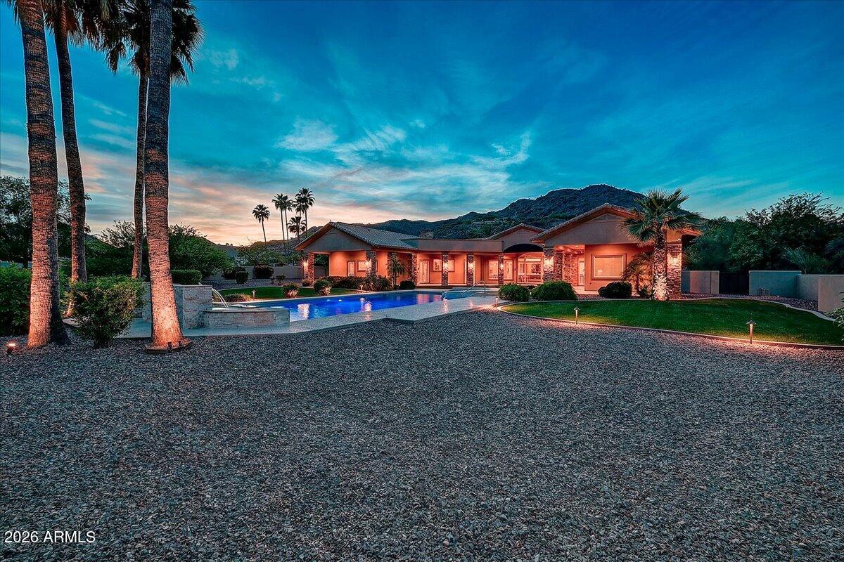 PARADISE VALLEY COUNTRY ESTATES - Residential