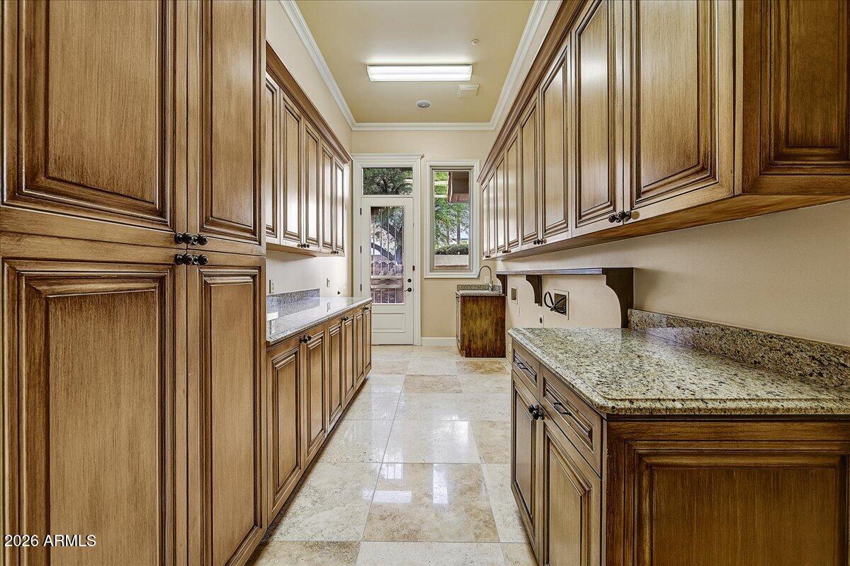 PARADISE VALLEY COUNTRY ESTATES - Residential