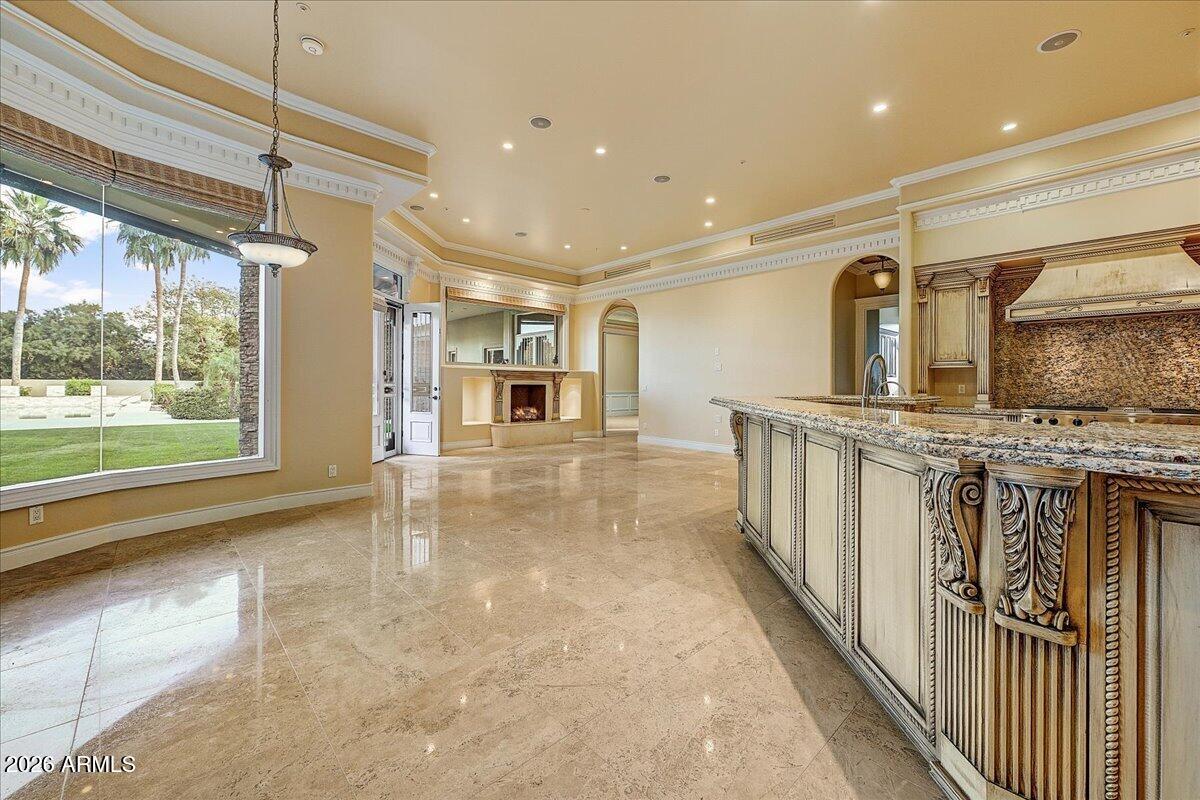 PARADISE VALLEY COUNTRY ESTATES - Residential