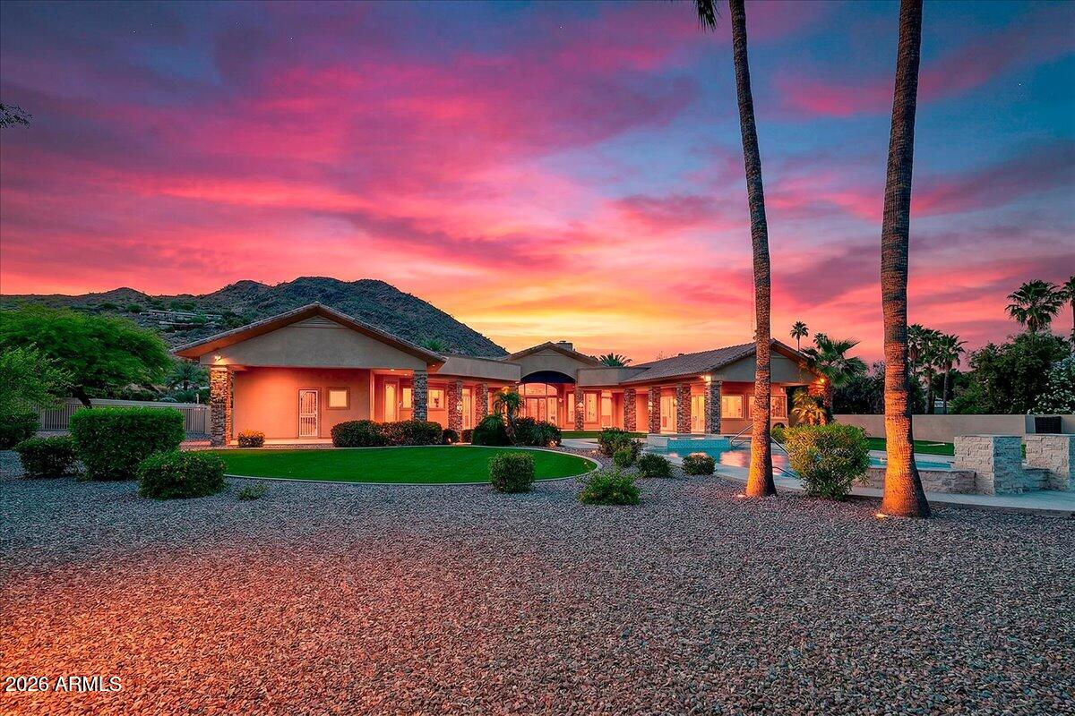 PARADISE VALLEY COUNTRY ESTATES - Residential