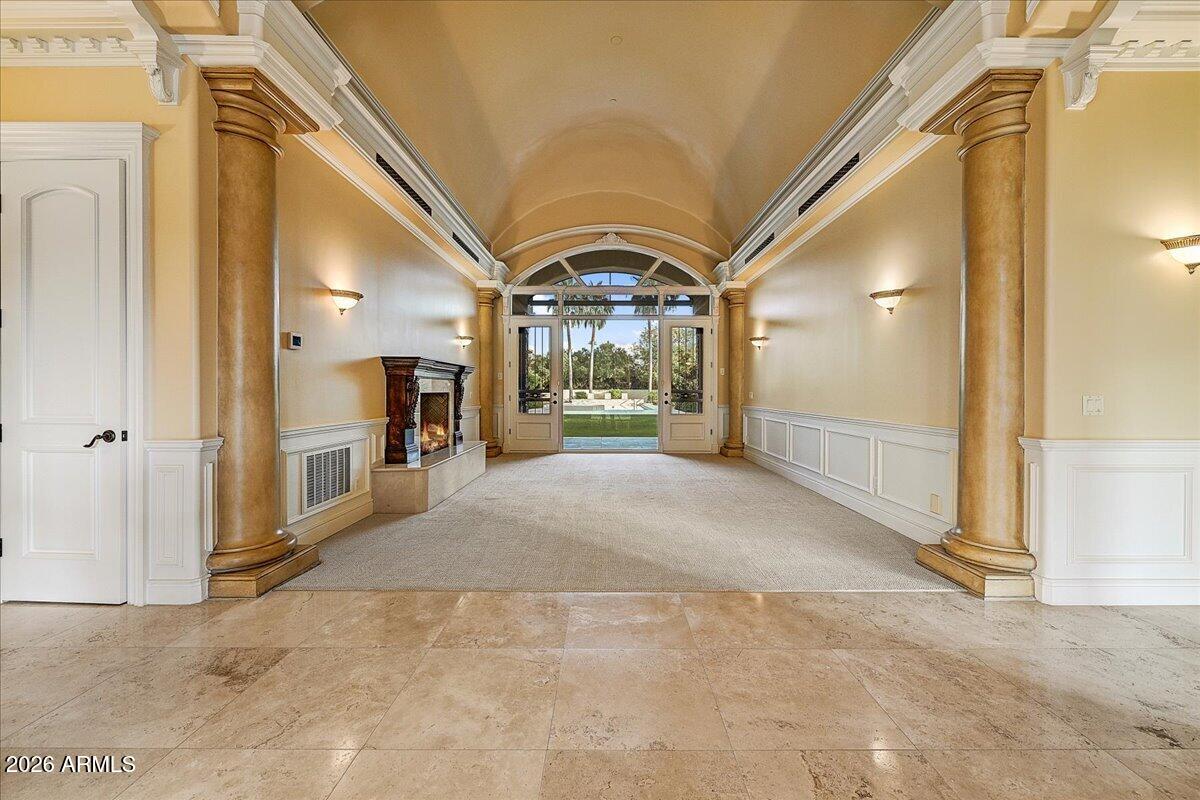 PARADISE VALLEY COUNTRY ESTATES - Residential