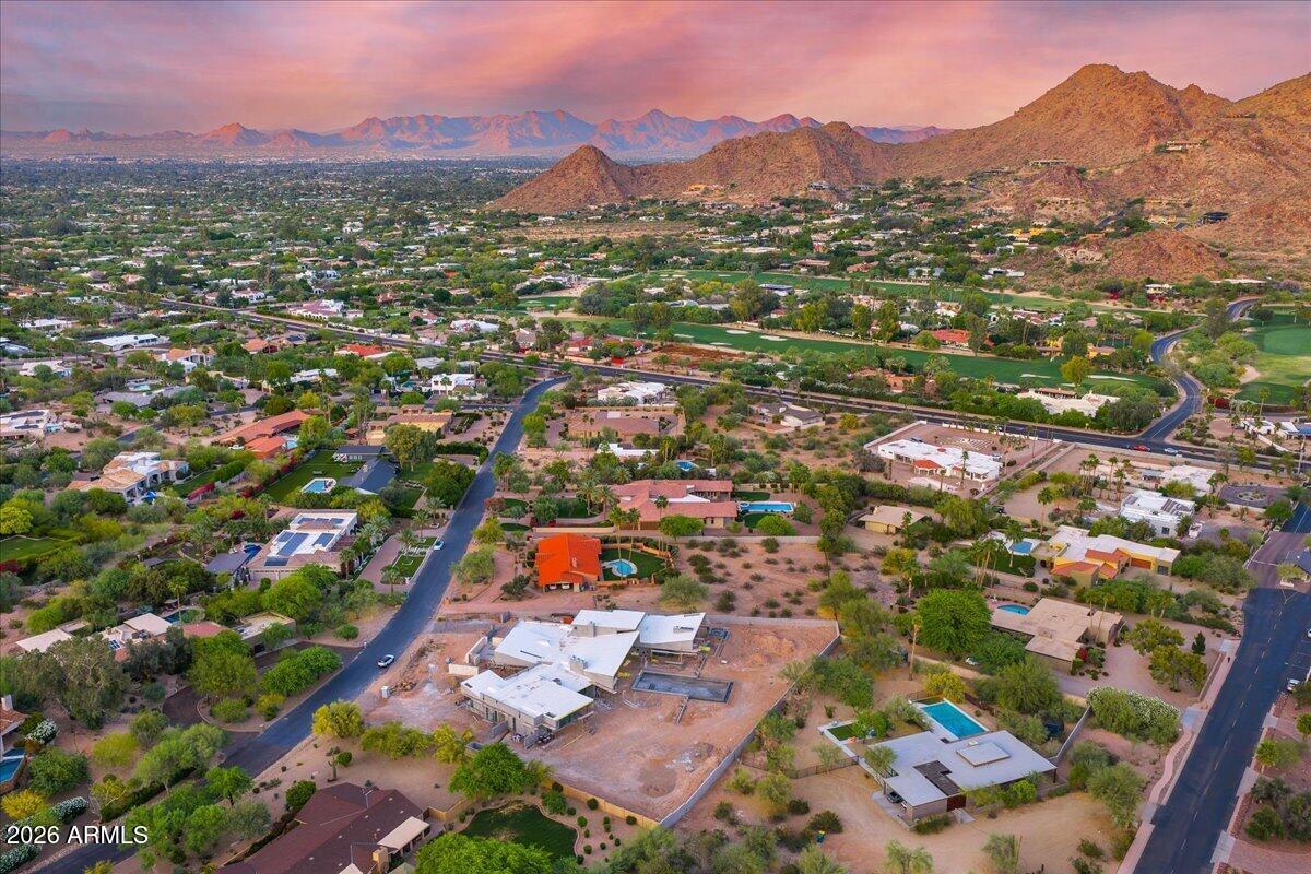 PARADISE VALLEY COUNTRY ESTATES - Residential