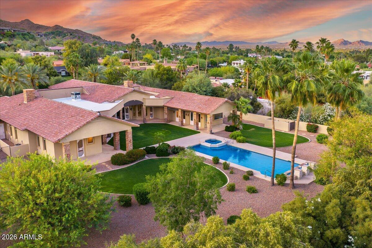PARADISE VALLEY COUNTRY ESTATES - Residential