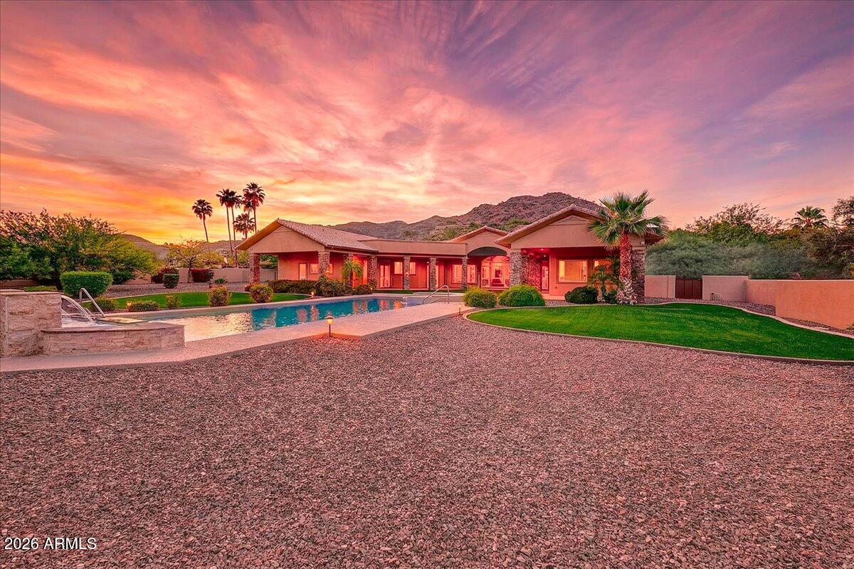 PARADISE VALLEY COUNTRY ESTATES - Residential