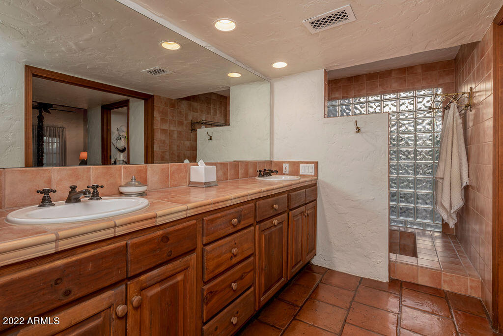 CAMELBACK COUNTRY CLUB ESTATES 3 - Residential