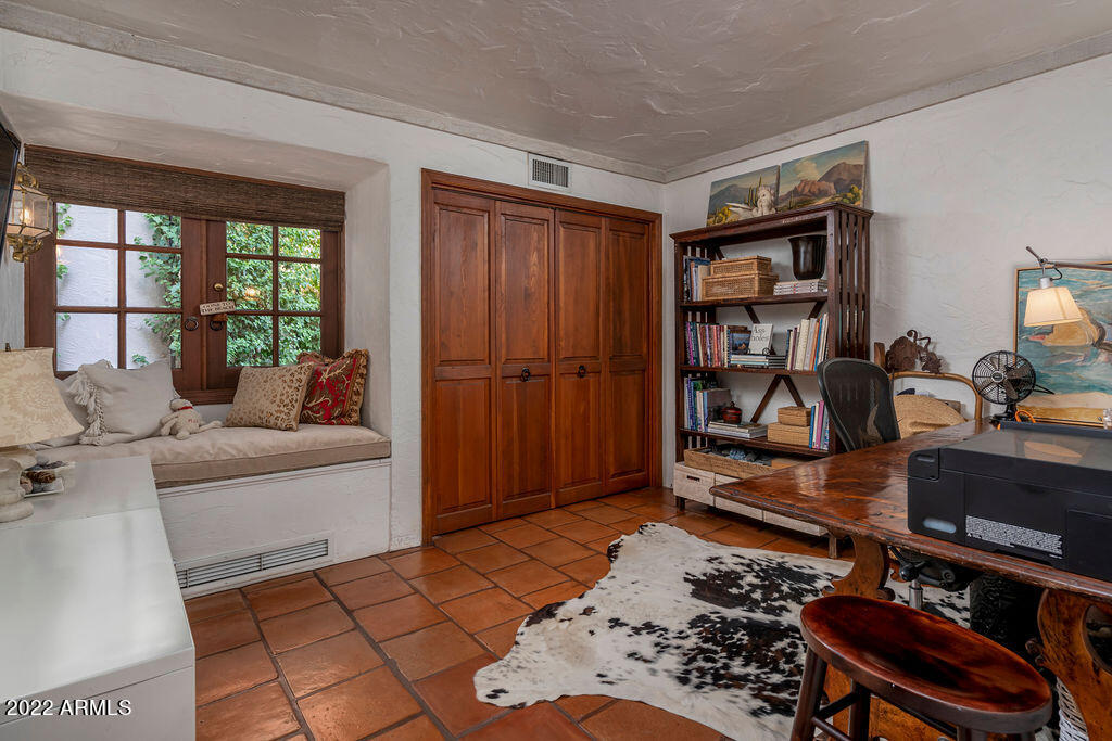CAMELBACK COUNTRY CLUB ESTATES 3 - Residential