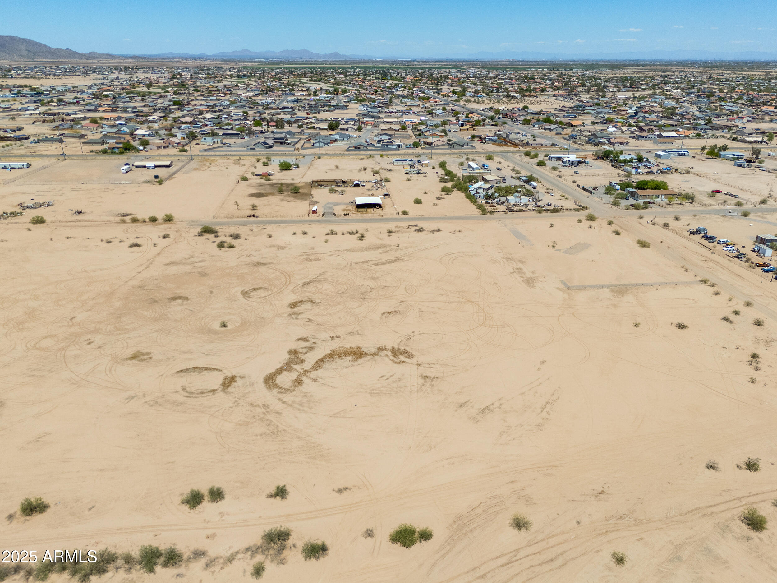 This Level 1.04 acre lot in Arizona City is ready for your Dream Home. Arizona City just south of Casa Grande is rapidly growing and is close to Lucid Motors and Atessa Motorsports Racetrack