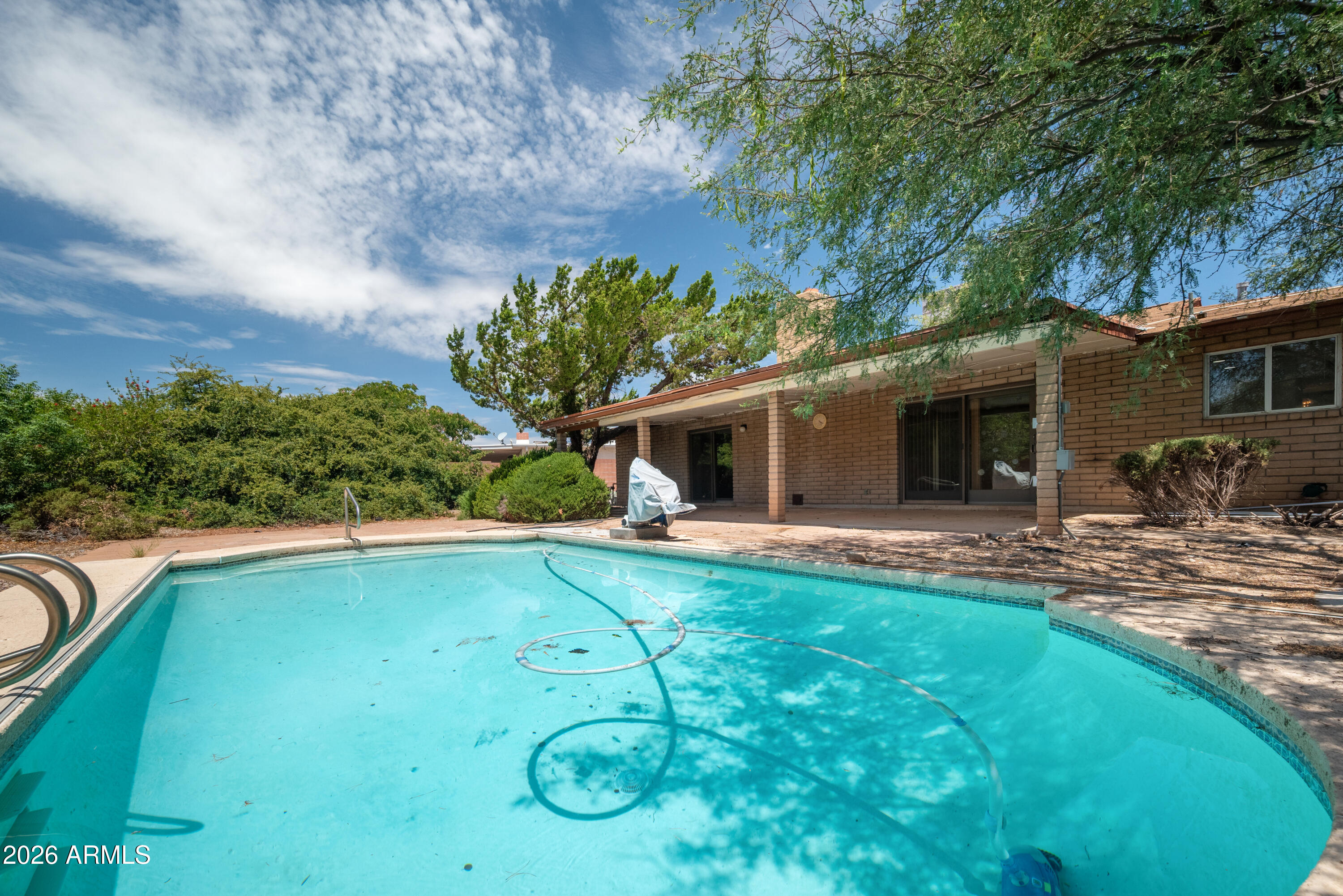 TOWN & COUNTRY ESTATES 6 - Residential