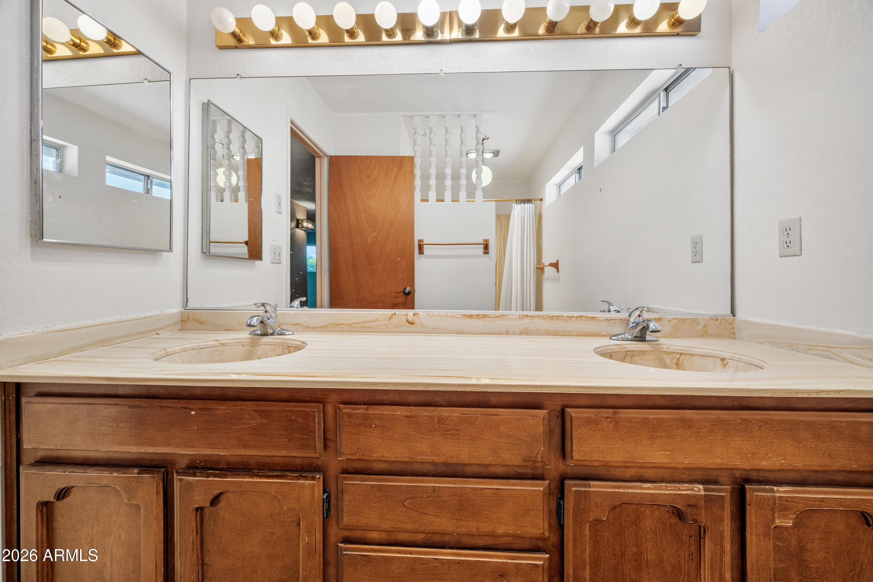 TOWN & COUNTRY ESTATES 6 - Residential