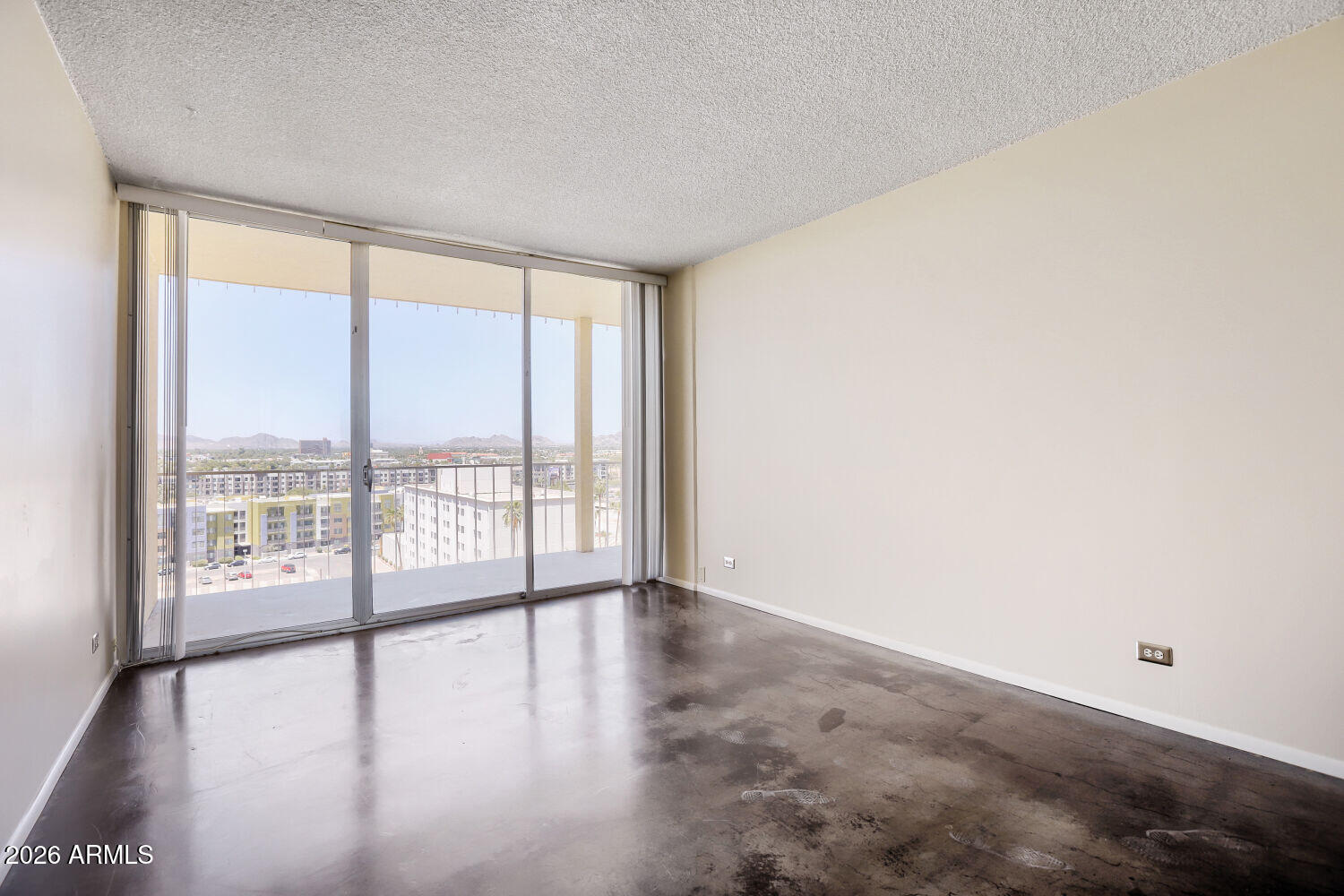 EXECUTIVE TOWERS - Residential Lease